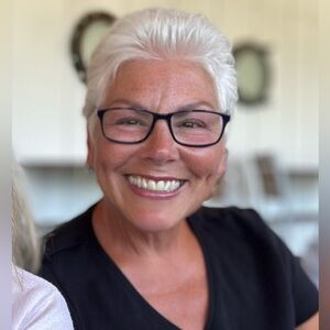 Meet your Posher, Debbie